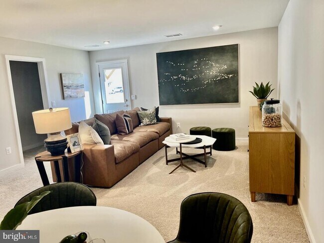 Building Photo - 61 Zander Rd