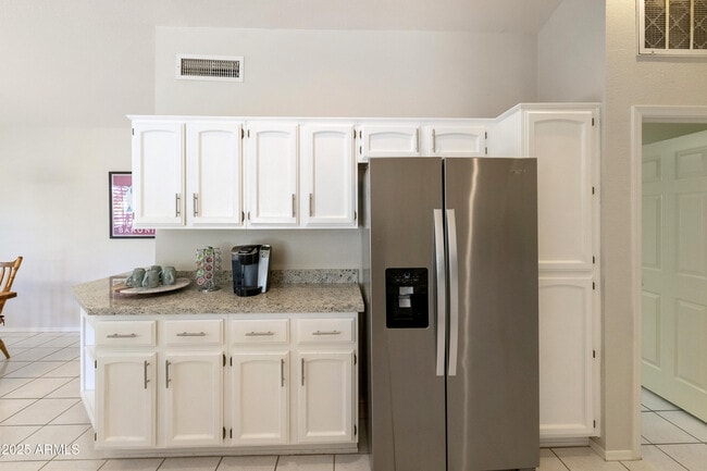 Building Photo - 11115 E Bellflower Ct