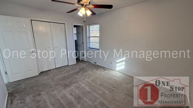 Building Photo - Charming 3-bedroom, 2-bathroom home in Blue Springs