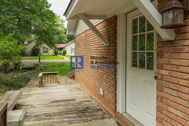 Building Photo - 178 Cumberland Rd