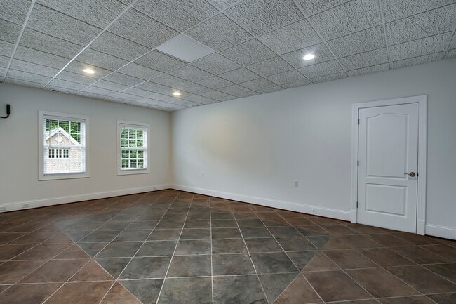 Building Photo - 111 Daleyuhski Way