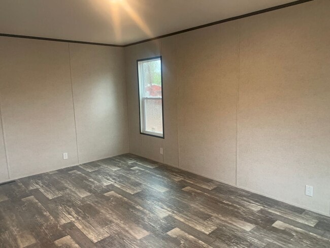 Building Photo - For Rent: 3 Bedroom, 2 Bath Newer Mobile Home.