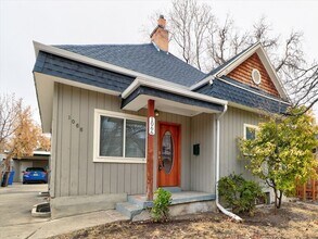 Building Photo - 1066 E Emerson Ave