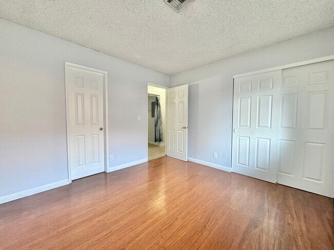 Building Photo - 6151 Meadow Vista Ln