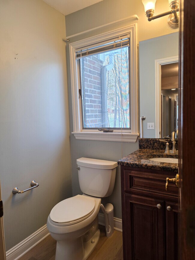 Building Photo - 3427 E Dobson Pl