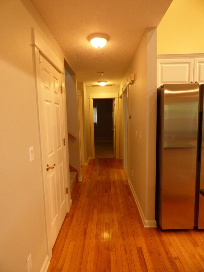 Building Photo - Rent Special: 1/2 Off January's Rent!