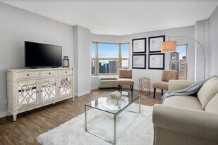 Building Photo - 838 N State St