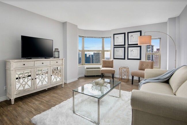 Building Photo - 838 N State St