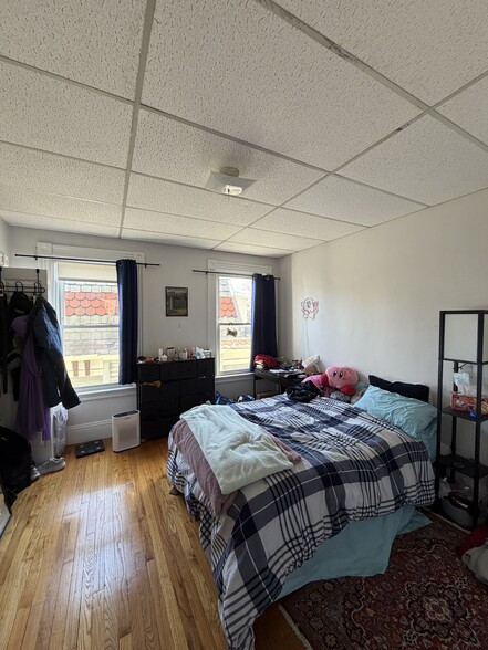 Building Photo - 384 Washington St