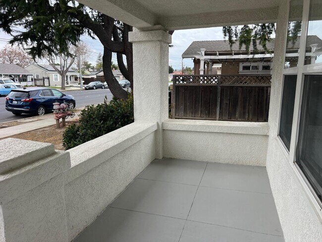 Building Photo - 708 N L St