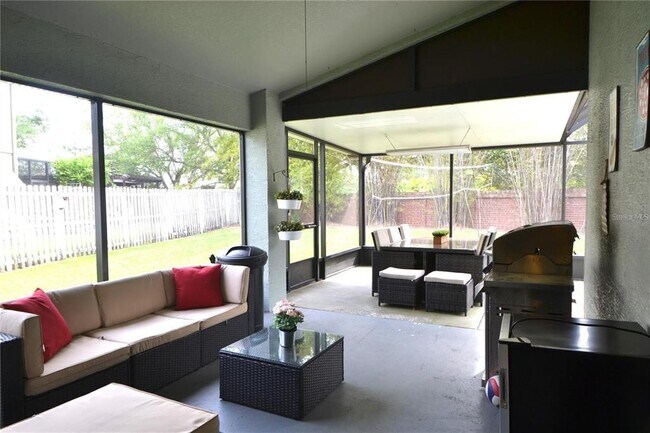 Building Photo - 4924 Hook Hollow Cir