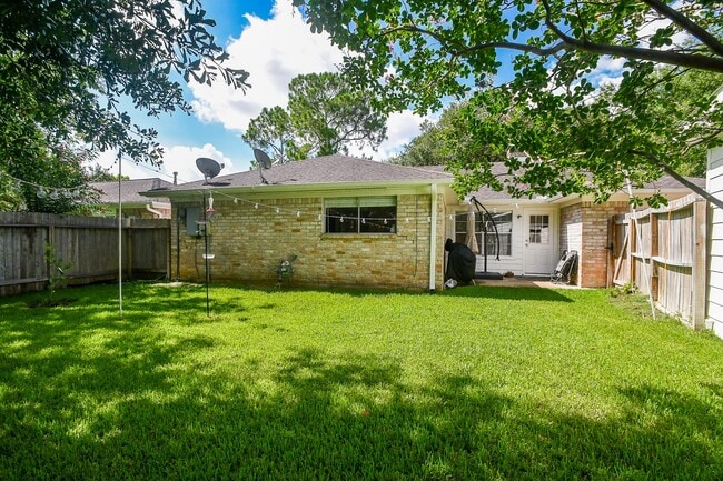 Building Photo - 12806 Westhorpe Dr