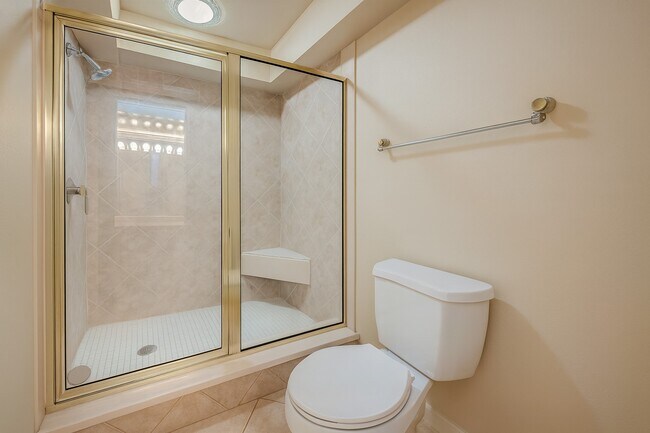 Building Photo - 1311 Antoine Dr