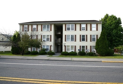 1016 Woodstock Lane - Woodstock Terrace