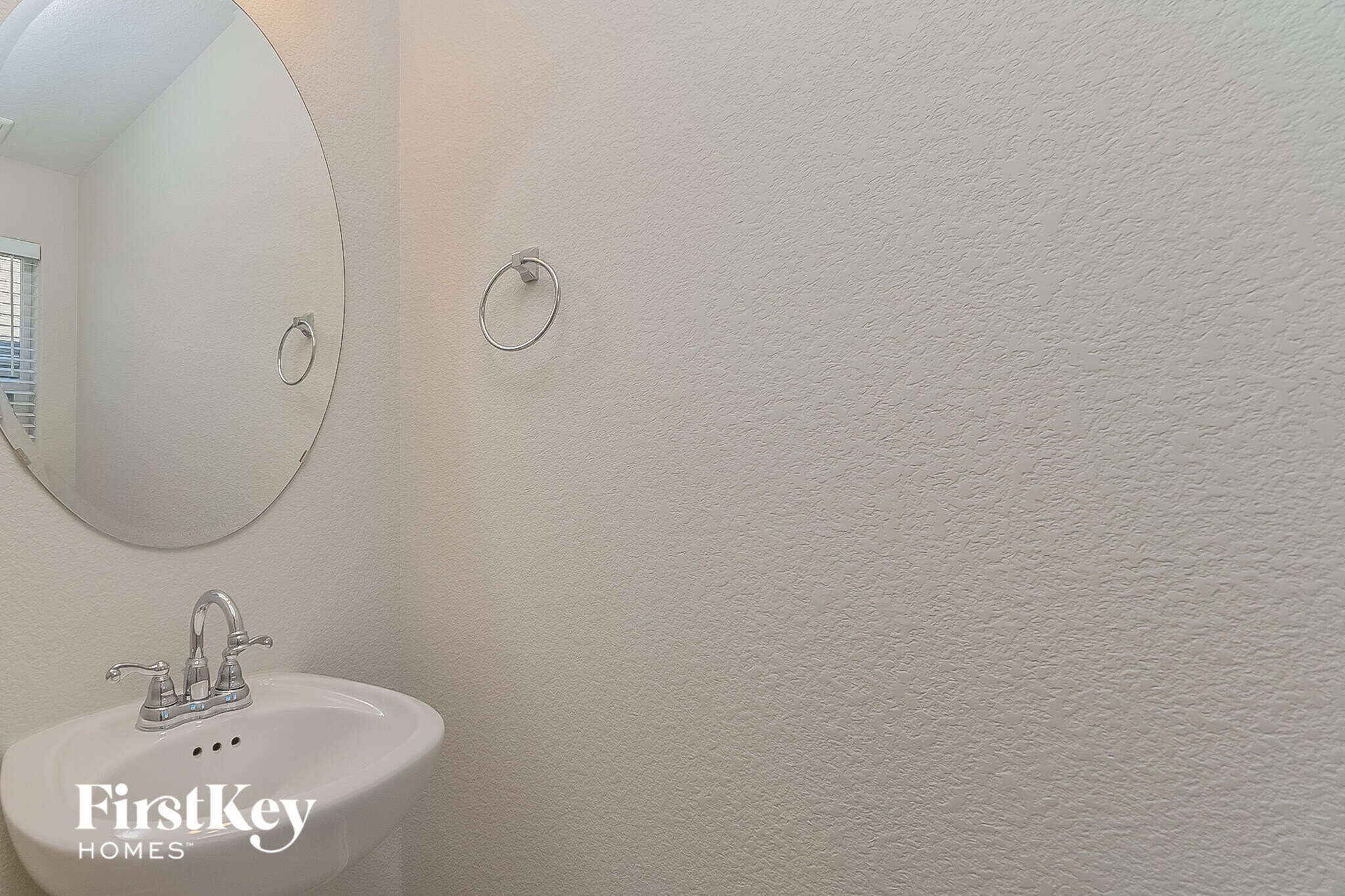 Building Photo - 10913 Nolin Dr