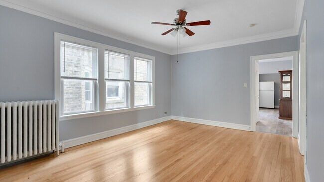 Building Photo - 5714 N Christiana Ave