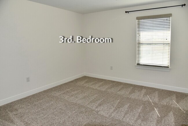 Building Photo - 5046 Van Fleet St