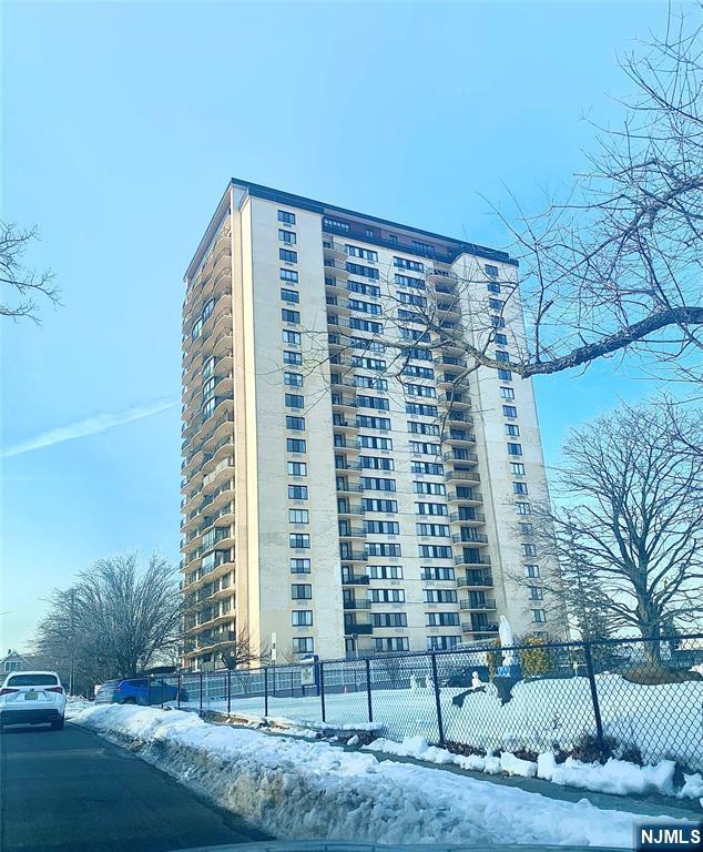 Building Photo - 1590 Anderson Ave