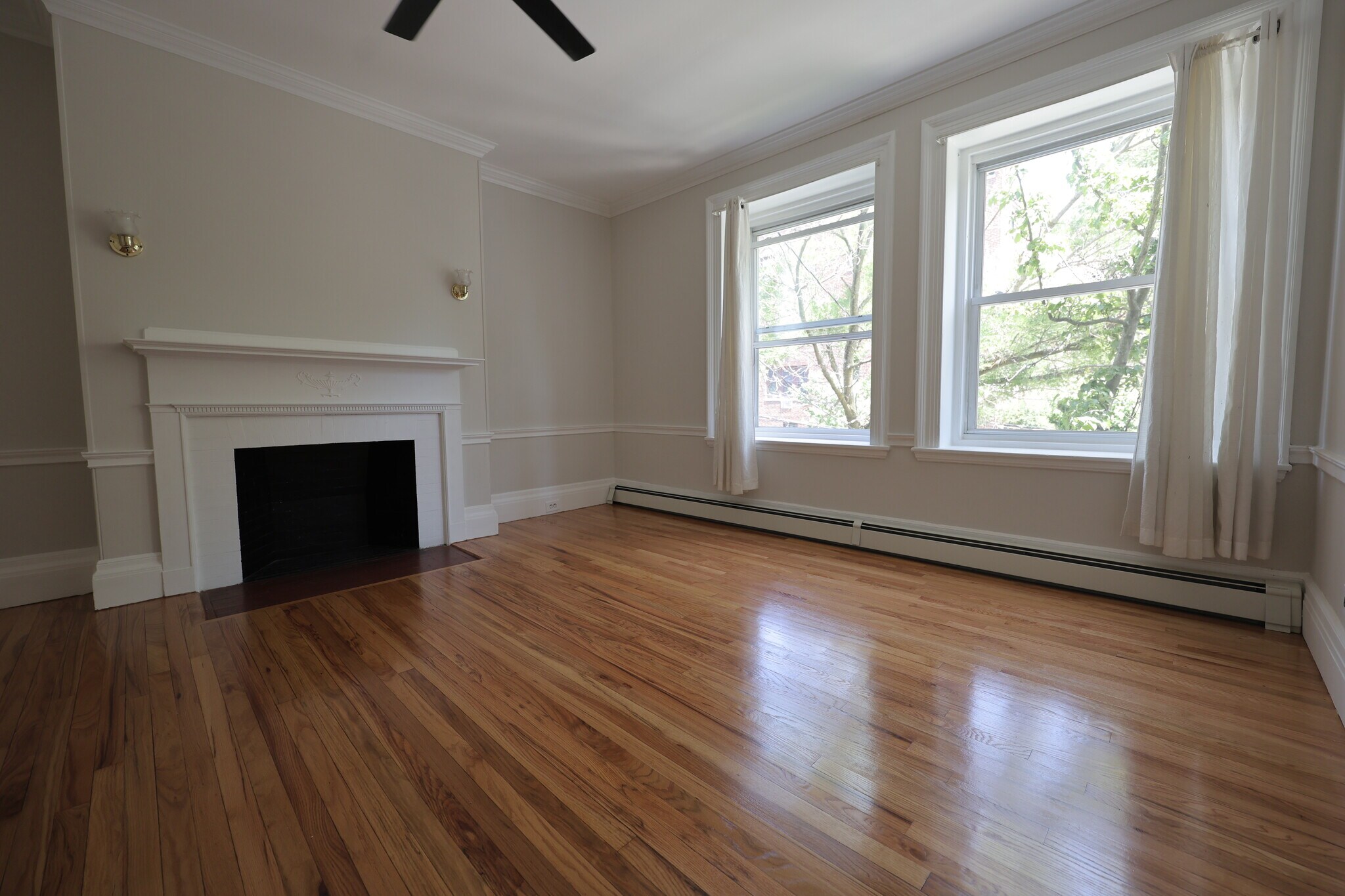 Building Photo - 318 Tappan St