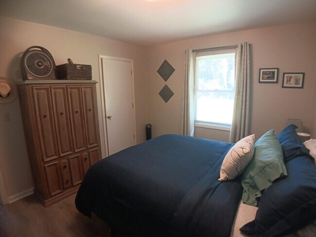 Building Photo - Blacksburg, 2 BR / 1 BA Available Aug 1st