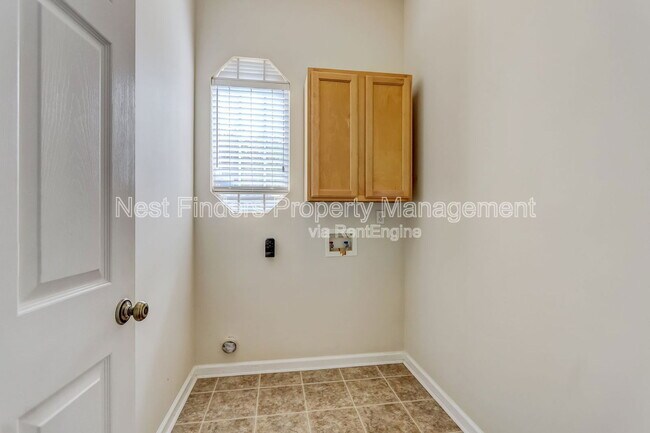 Building Photo - 749 Grand Parke Dr
