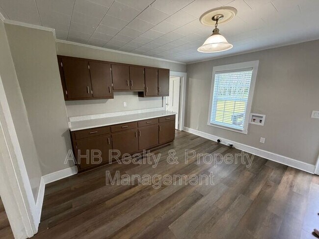 Building Photo - 3188 Mt Willen Rd