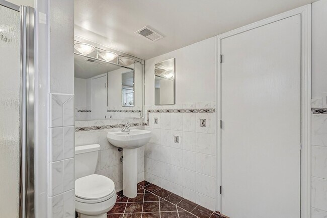 Building Photo - 1644 N 73rd Ct