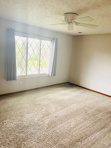 Building Photo - 248 Pampas Ct