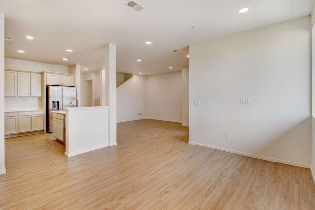 Building Photo - 4954 Denys Dr.