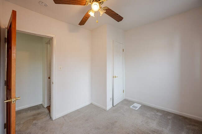 Building Photo - 21 17th St SE