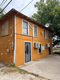 Building Photo - 2205 Roosevelt Ave