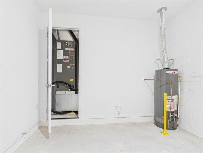 Building Photo - 7216 SW 58th Pl