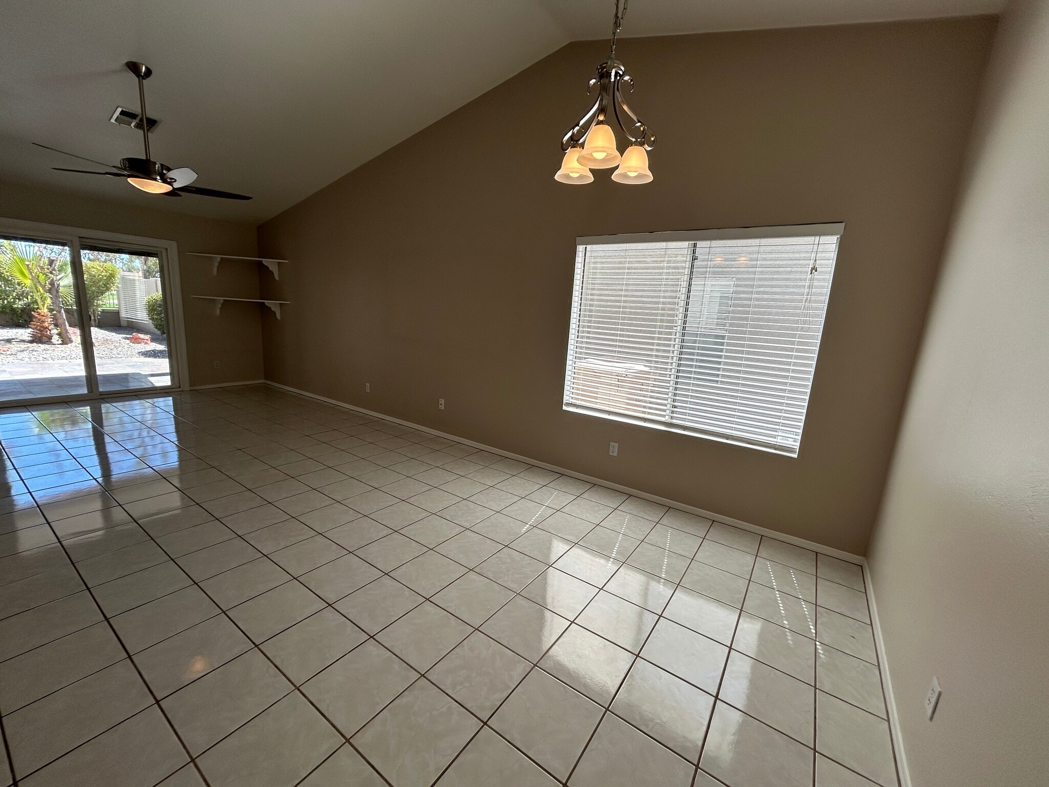 Building Photo - 7709 W Wahalla Ln