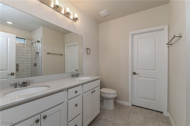 Building Photo - 10820 Firebush Cir