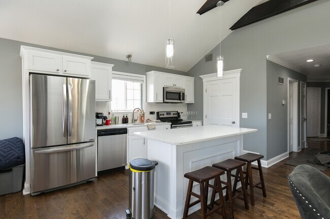 Building Photo - 4645 Jarboe St