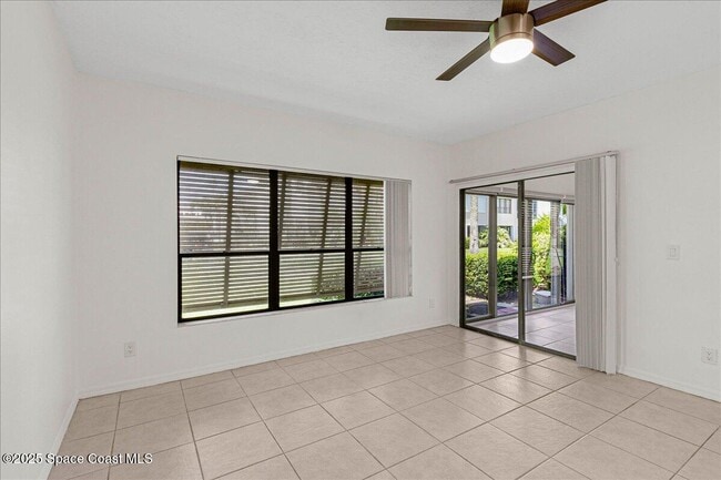 Building Photo - 6165 S Mirror Lake Dr