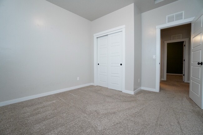 Building Photo - 1187 W Davenport St