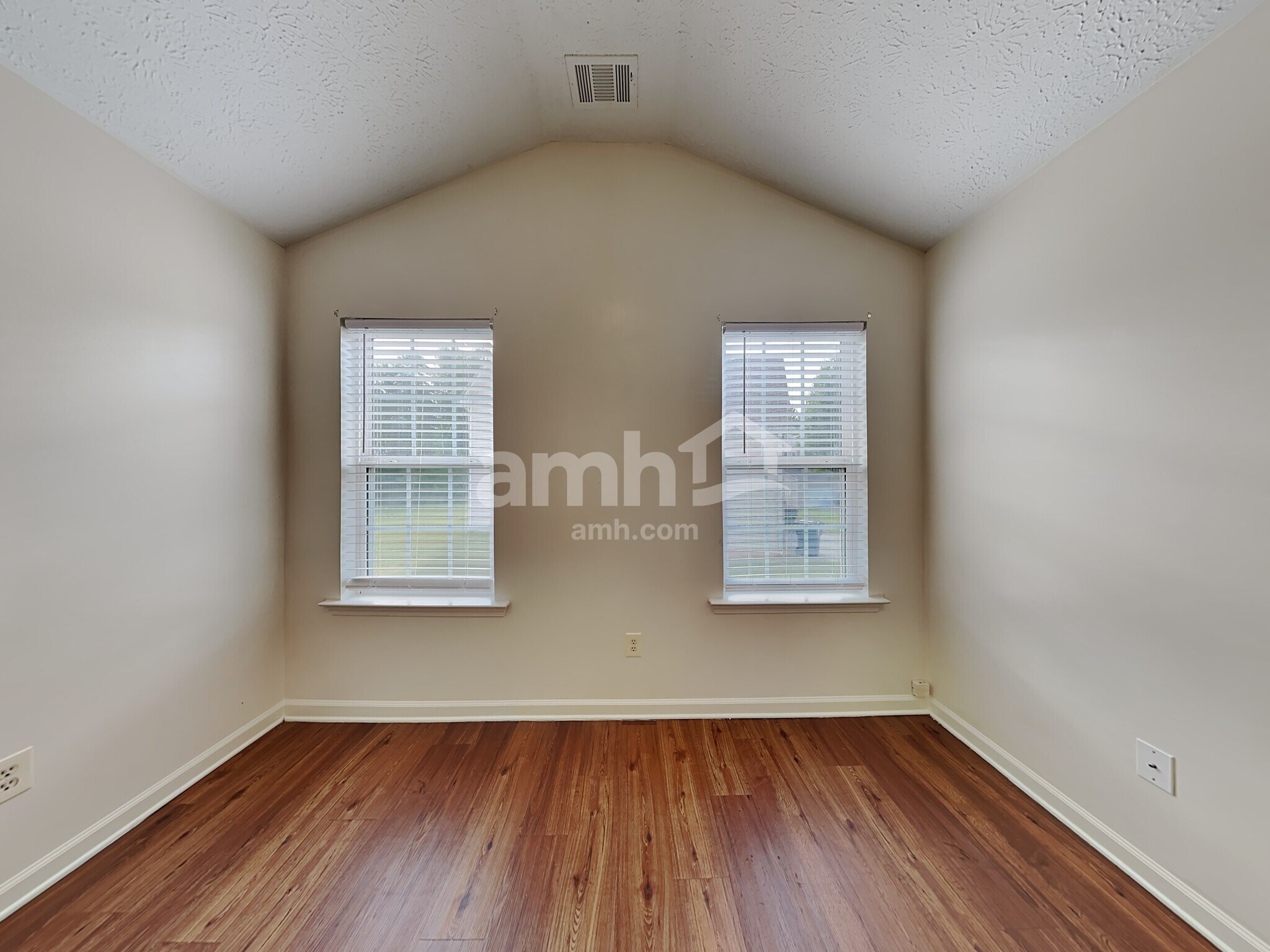 Building Photo - 389 Sunderland Way
