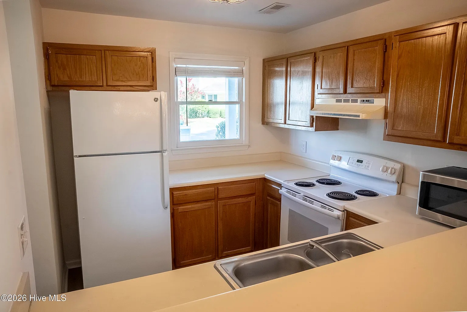 Building Photo - 137 Lullwater Dr