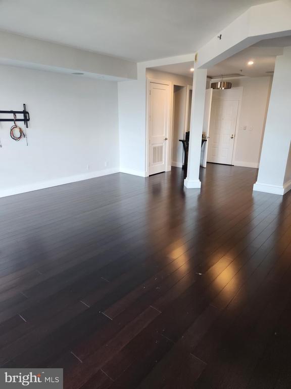 Building Photo - 900 N Stafford St