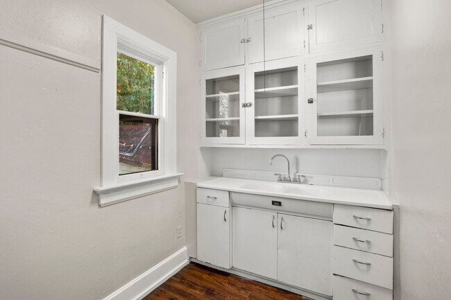 Building Photo - 1314 S 12th St