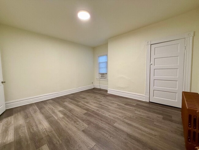 Building Photo - Now showing updated 4BR 1.5 bath house!