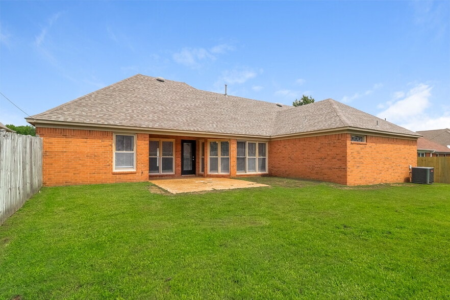 Building Photo - 9261 Chimneyrock Blvd.