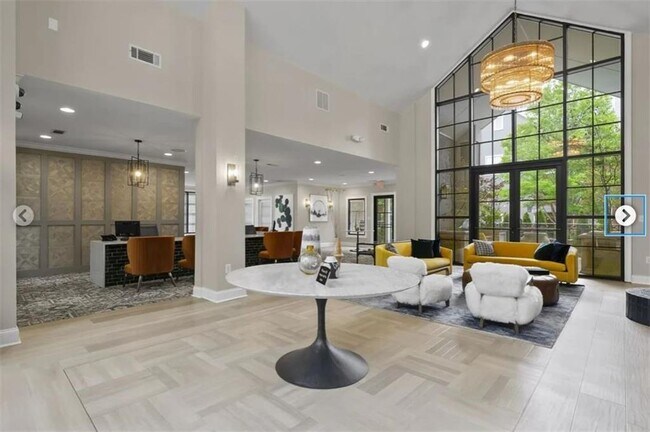 Building Photo - 350 Perimeter N Ctr