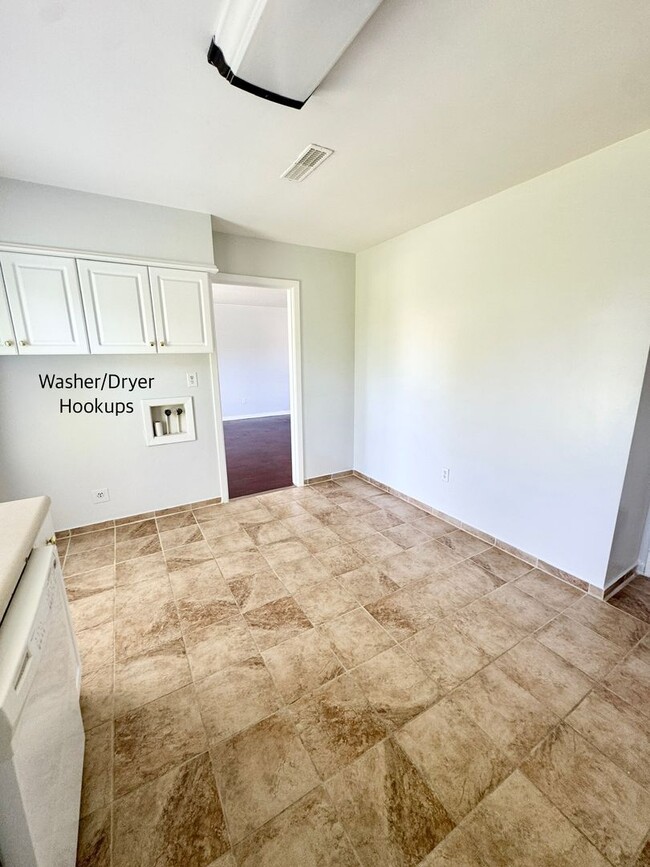 Building Photo - SUPERB Home in Sea Gate - close to Market ...