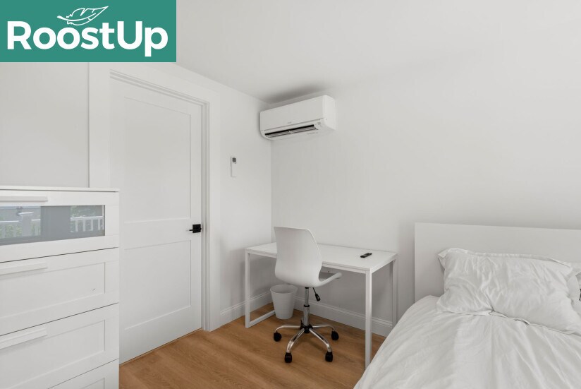 Building Photo - RoostUp Furnished Private Bedroom with Pri...
