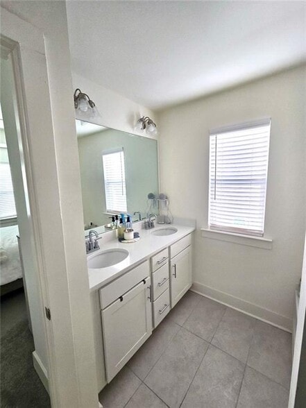 Building Photo - 1903 Plainsboro Dr