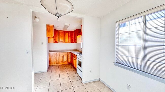 Building Photo - 2717 Idalia Ave