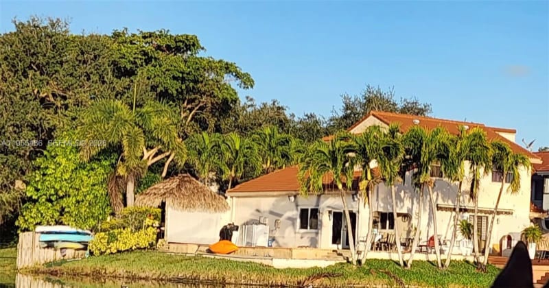 Building Photo - 2865 Begonia Way