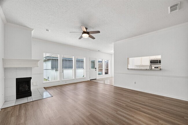 Building Photo - 1253 El Camino Village Dr